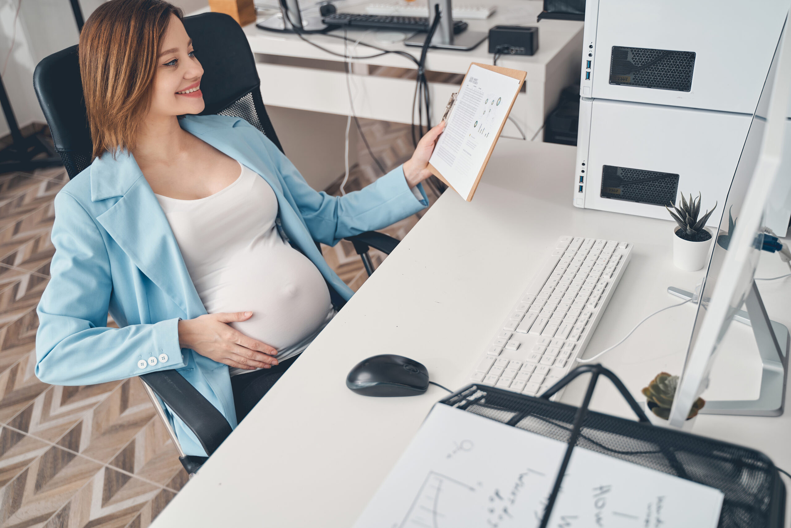 Antenatal – Pregnancy at work – workplace adjustments that can help